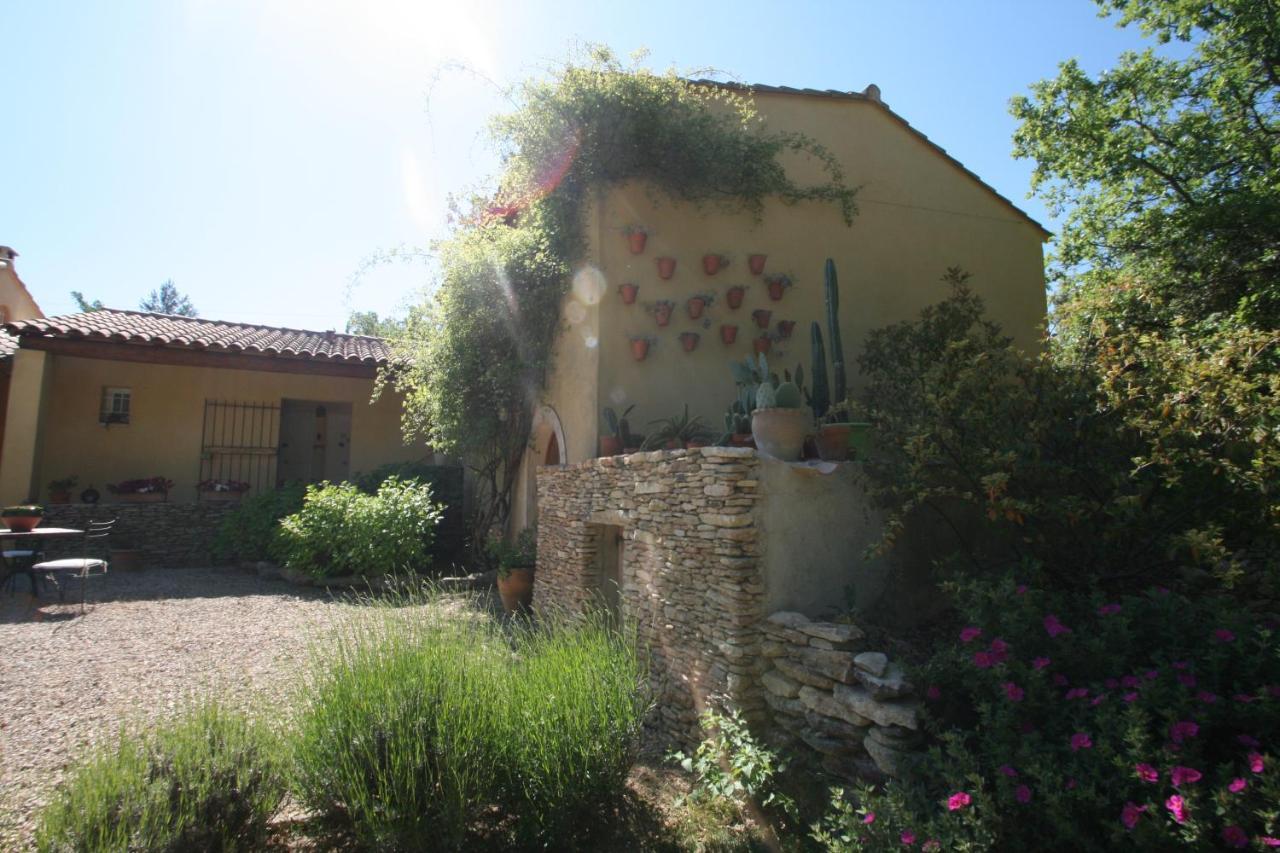 Bed and Breakfast Le Mas Des Pierres Blanches Venasque Exteriér fotografie
