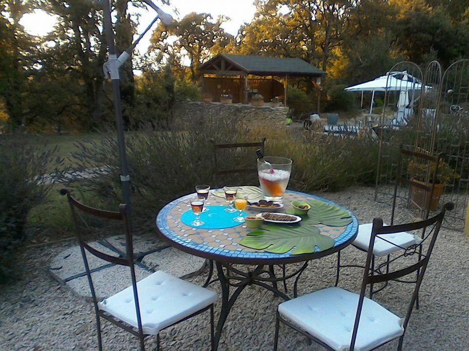 Bed and Breakfast Le Mas Des Pierres Blanches Venasque Pokoj fotografie