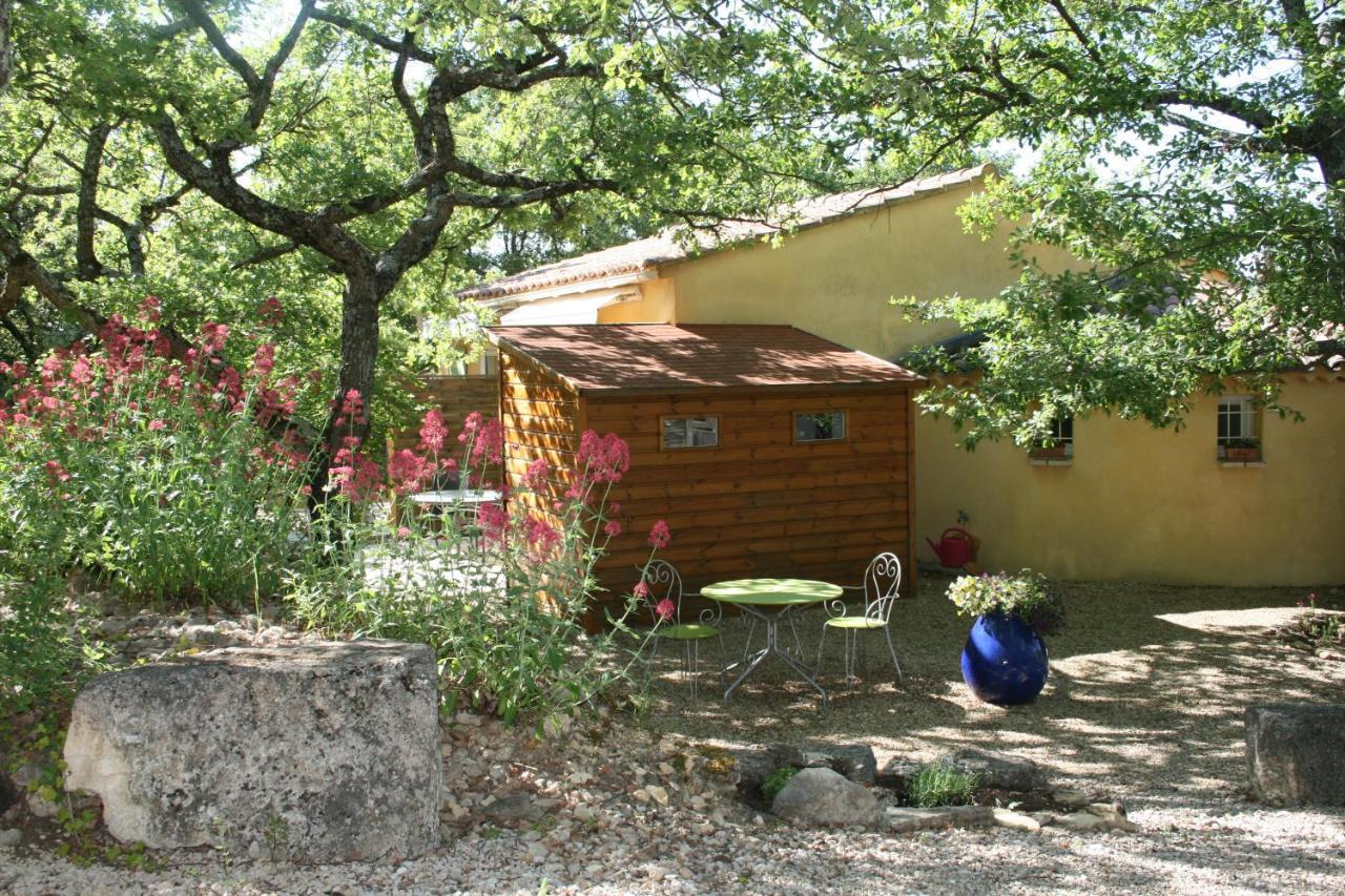Bed and Breakfast Le Mas Des Pierres Blanches Venasque Exteriér fotografie